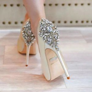 Badgley Mischka Kiara heels ivory new